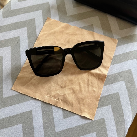 Gentle Monster Black Square Sunglasses - Picture 2 of 7